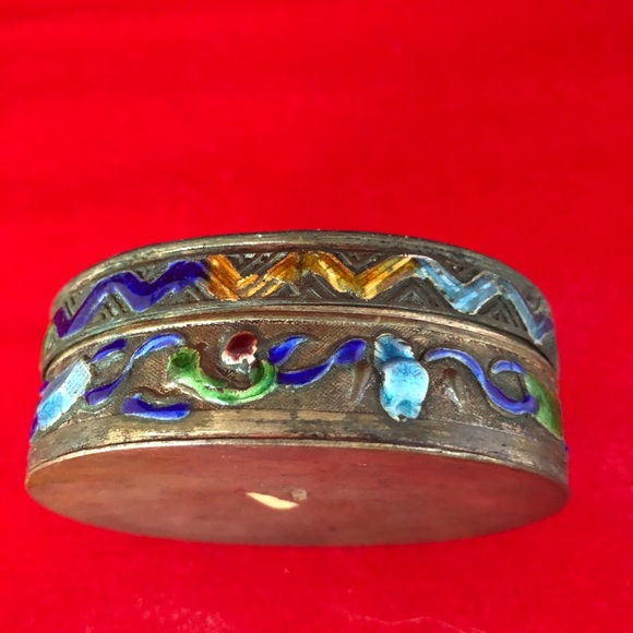 VINTAGE Pill or Powder Box w/ Elephant - Picture 3 of 6